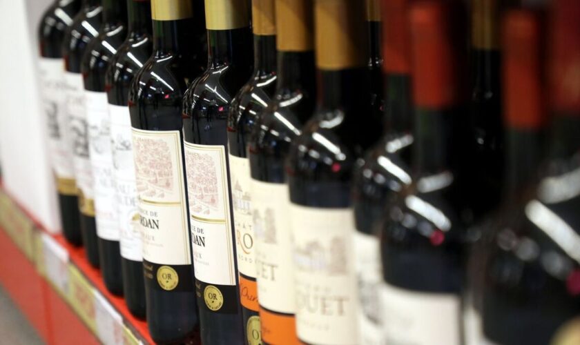 Près de 1 000 bouteilles de vin volées dans de grands restaurants : un ex-sommelier et ses complices bientôt jugés