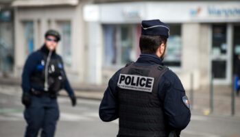 Près de Lyon : un homme tué par balles devant un fast-food