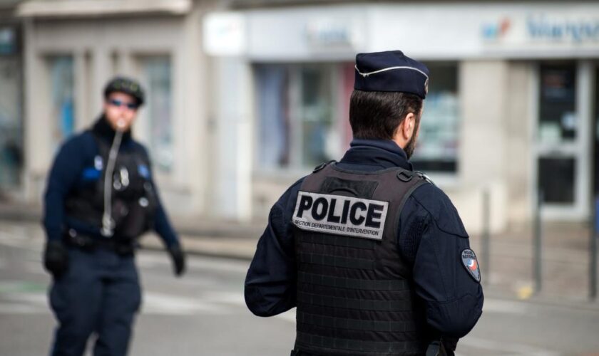 Près de Lyon : un homme tué par balles devant un fast-food