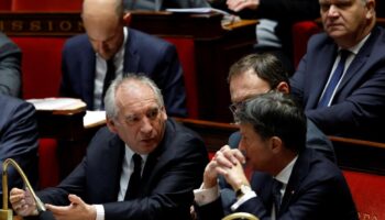 Retraites: malgré le dernier geste de François Bayrou, le PS se réserve le droit de censure