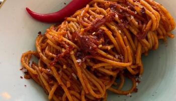 Rezept für Spaghetti all’assassina, mordsgute Pasta für 1,20 Euro