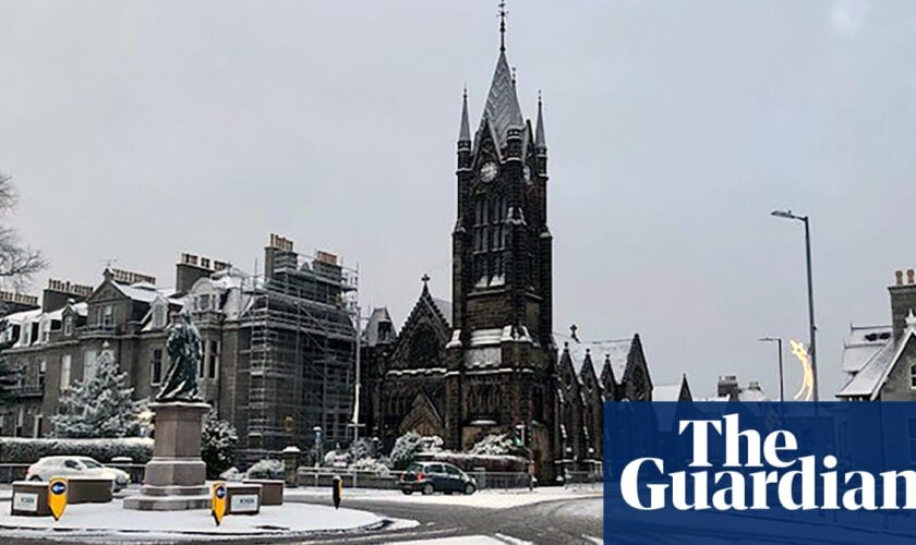 Rise in UK deaths expected due to snow and ice weather warnings