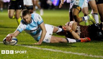 Finn Russell scores