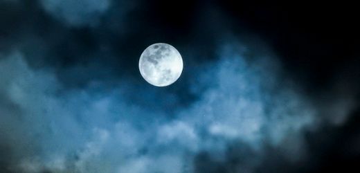 Schlecht schlafen bei Vollmond: Was steckt dahinter?