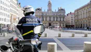 Sept interpellations à Lyon en marge d’un rassemblement d’opposants à Jean-Marie Le Pen