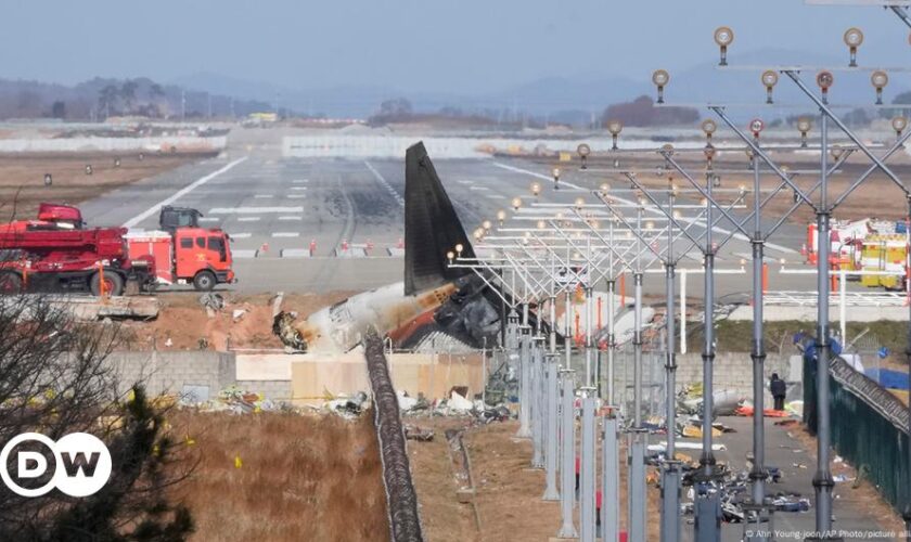 South Korea: Police raid Muan airport following Jeju crash