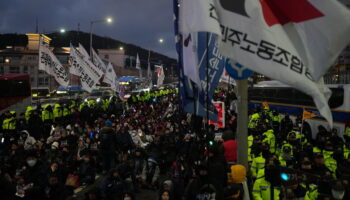 South Korea’s Dueling Protests