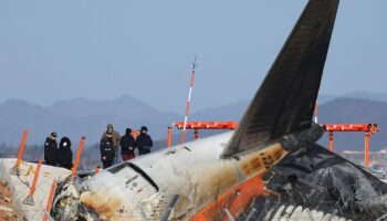 Die Maschine mit 181 Menschen an Bord war am Sonntag bei der Landung verunglückt. Foto: Uncredited/YONHAP/AP/dpa