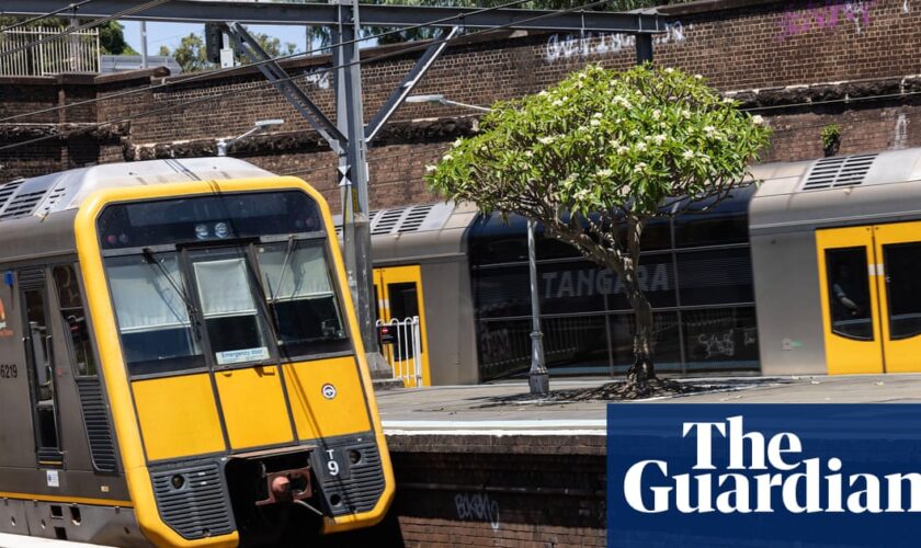 Sydney train passengers warned of delays and slow journeys as pay dispute drags on