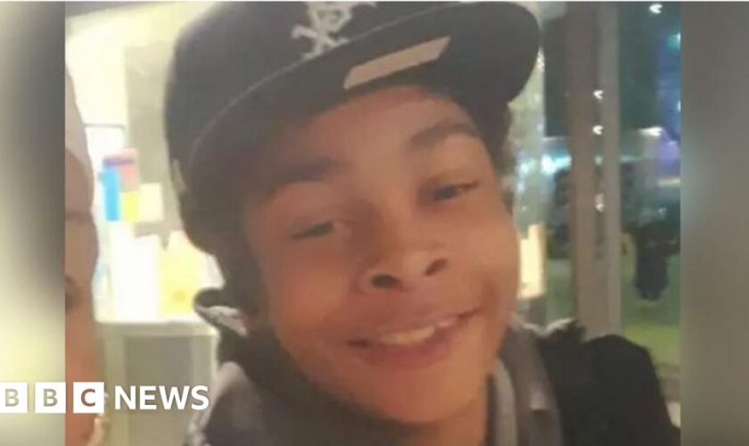 Teens charged with murder of boy stabbed on bus