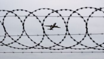 Nun steht fest: Das zweite Abschiebegefängnis in NRW soll in Mönchengladbach entstehen. (Symbolbild) Foto: Julian Stratenschulte