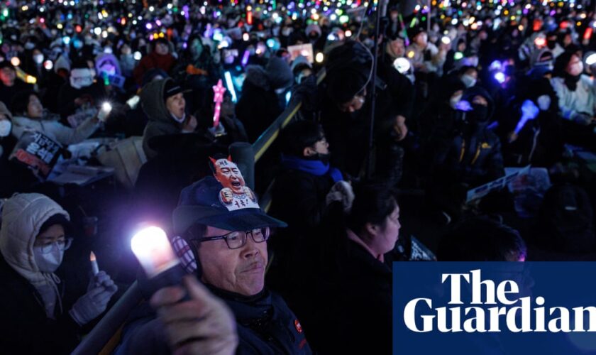 Thousands of rival protesters rally in Seoul after Yoon Suk Yeol avoids arrest