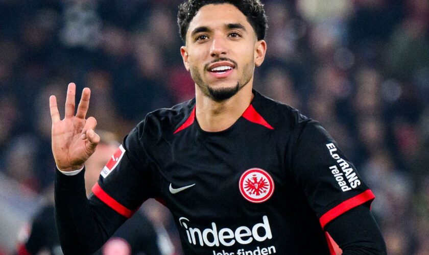 Wechselt wohl von Eintracht Frankfurt zu Manchester City: Omar Marmoush. Foto: Tom Weller/dpa