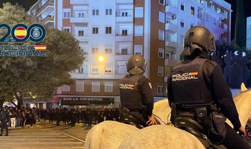 Tres detenidos en Mestalla por agredir y morder a policías nacionales tras el Valencia-Real Madrid