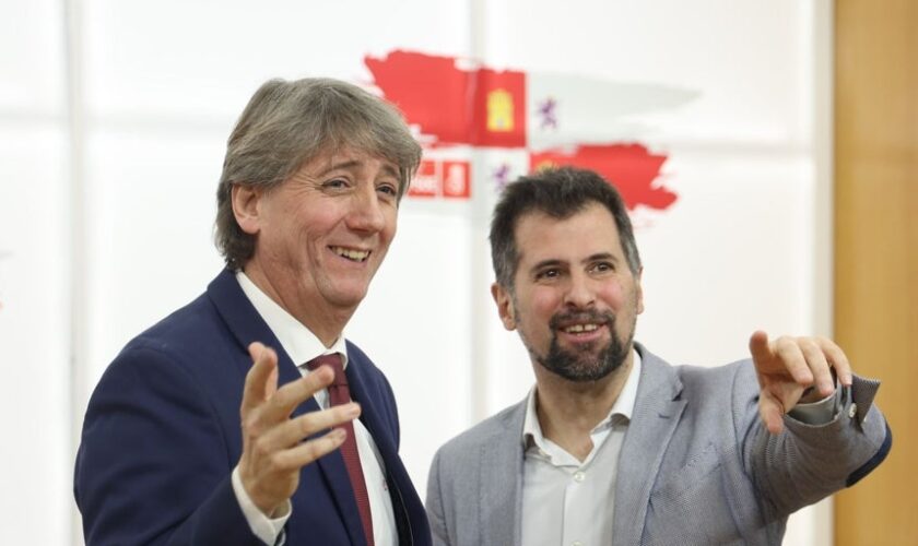 Tudanca y Martínez trabajarán «juntos» y presumen de su «transición ejemplar»