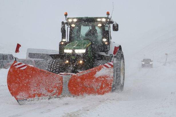 UK snow: Weather forecaster gives exact date 'snow threat' ends amid Met Office warnings