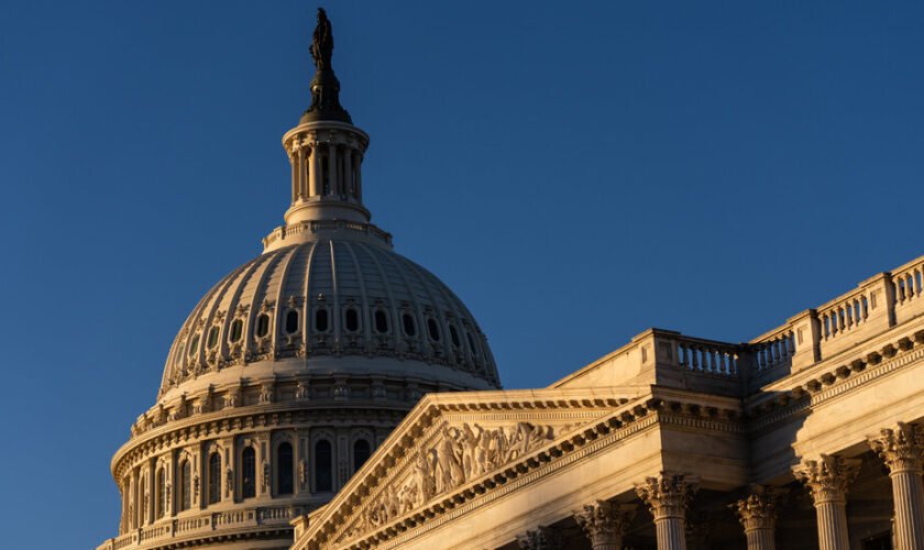 US Debt Faces Record as Trump and GOP Plan Tax Cuts