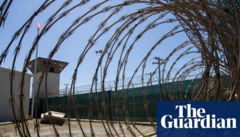 US transfers 11 Yemeni prisoners from Guantánamo to Oman