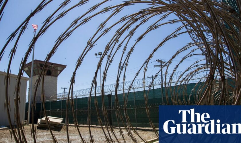 US transfers 11 Yemeni prisoners from Guantánamo to Oman