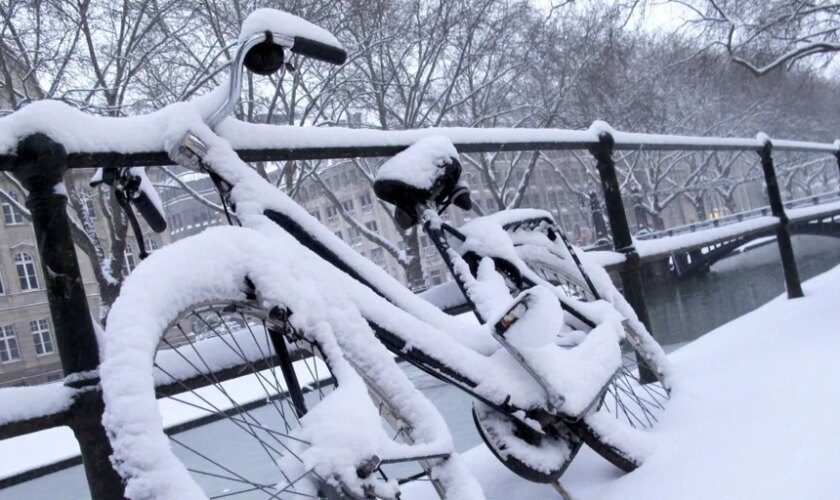 Un temporal  dificulta el transporte aéreo y ferroviario en el sur de Alemania y cierra varios aeropuertos en Reino Unido