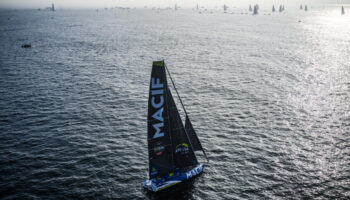 Vendée Globe : le skipper Charlie Dalin en tête de la course autour du monde à la voile