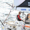 Vendée Globe : les images impressionnantes de Sébastien Simon en train de réparer son mât à 15 m de hauteur