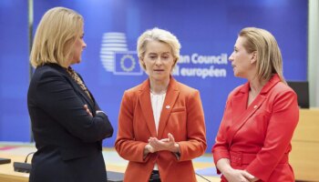 Von der Leyen cancela sus viajes durante dos semanas por una neumonía "grave"