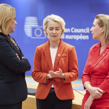 Von der Leyen cancela sus viajes durante dos semanas por una neumonía "grave"