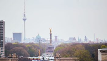 Auf teils trübes Wetter können sich die Menschen in Berlin und Brandenburg einstellen. (Symbolbild) Foto: Annette Riedl/dpa