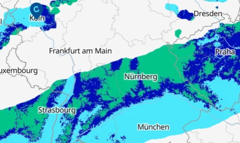 Eine Karte zeigt das Wetter mit Schnee und Blitzeis