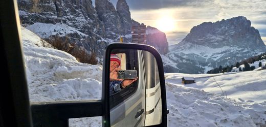 Wintercamping mit dem Wohnmobil: Bin ich glücklich oder brauche ich einen Einteiler?