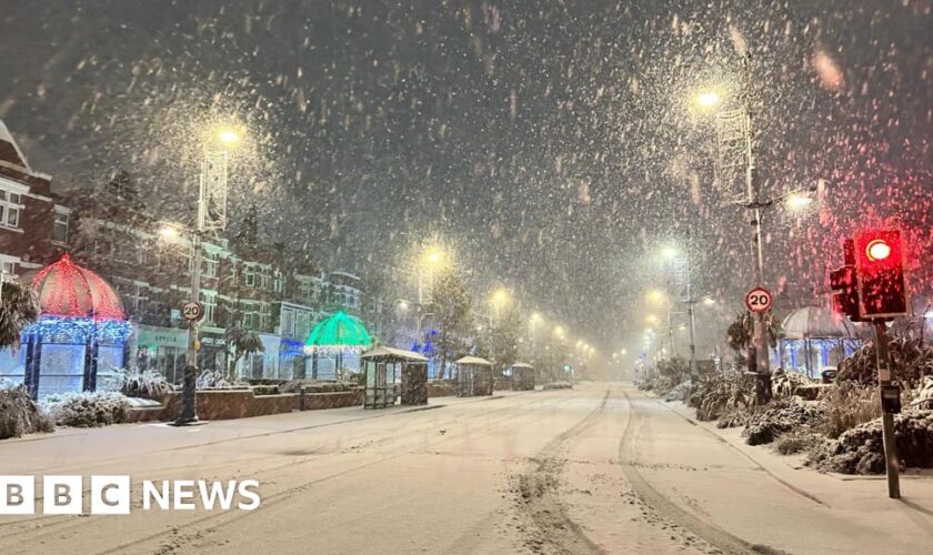 Your pictures of Sunday morning snow across UK