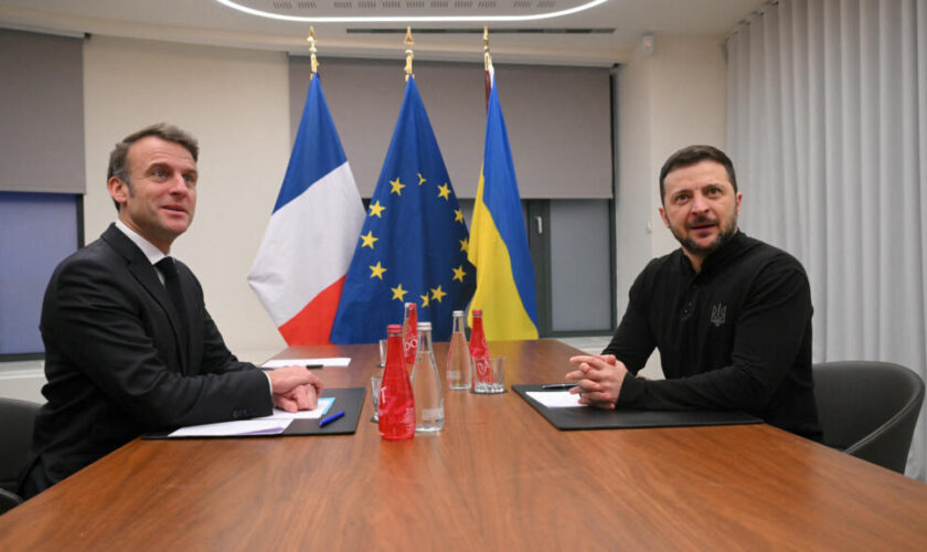 Zelensky et Macron ont discuté du "déploiement de contingents" étrangers